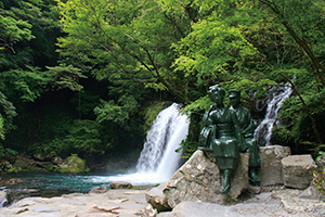 น้ำตกโชเคย์ดารุ (Shokei-daru falls)