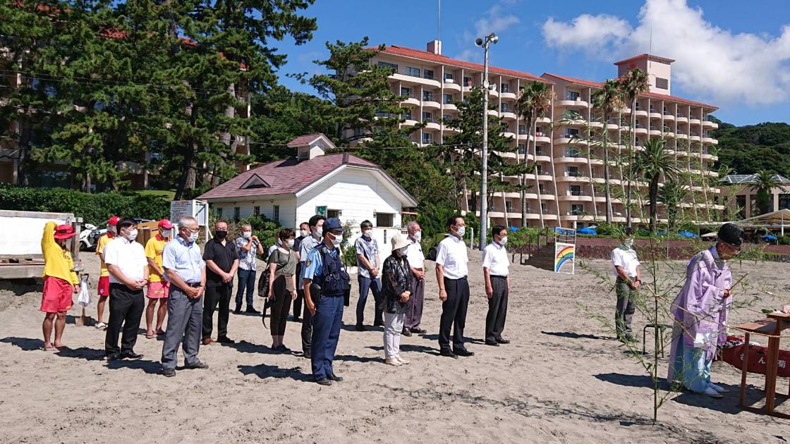 本日今井浜海水浴場が海開きを迎えました。